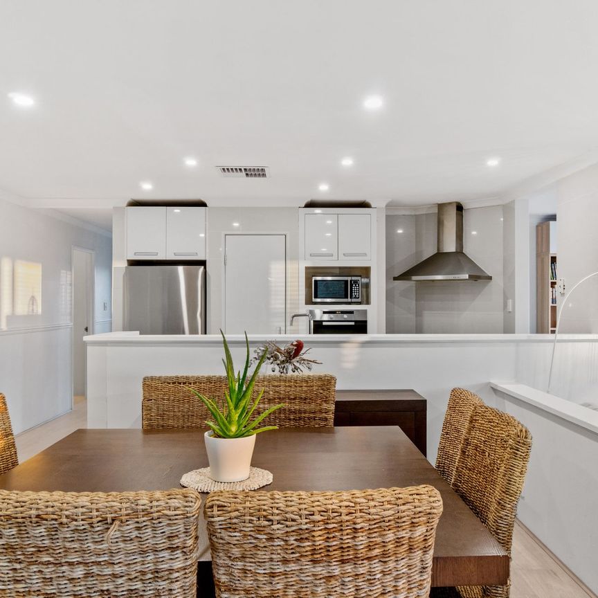 Beautiful Family Home in Mindarie - Photo 1