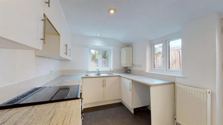 2 bedroom terraced house to rent - Photo 4