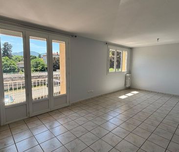Location Appartement 3 pièces 67m² PRIVAS 07000 - Photo 2