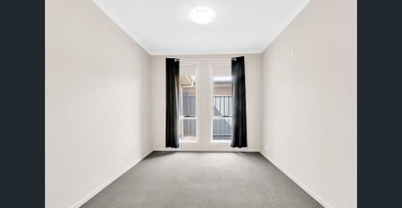 Immaculate Three Bedroom Family Home! - Photo 3