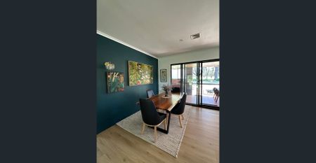 Fully furnished refined elegance with exceptional outlook. - Photo 3