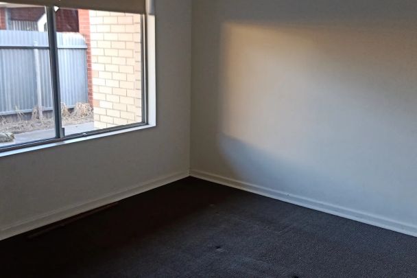 2 Bedroom Unit Located Between the City and the Sea ...... - Photo 1