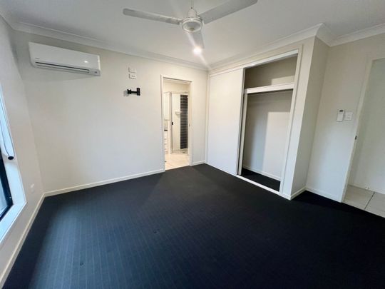 MODERN FAMILY HOME IN MIRAFLORES ESTATE - Photo 1