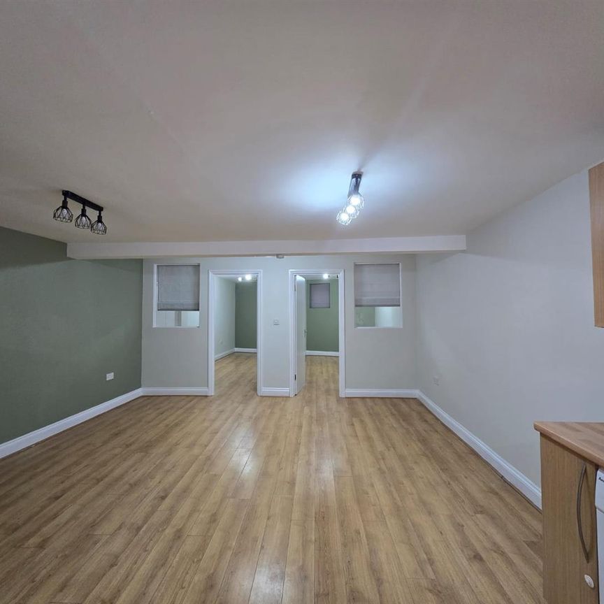 Clarence Road, London E5 - Photo 1