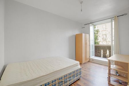3 bedroom flat to rent - Photo 3