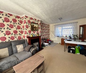 Meldrum Crescent, Newark, Notts, NG24 - Photo 3