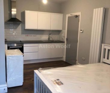 Studio to rent - Photo 3