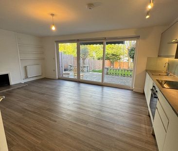 3 Bed Semi-Detached House, Neeld Crescent, NW4 - Photo 2