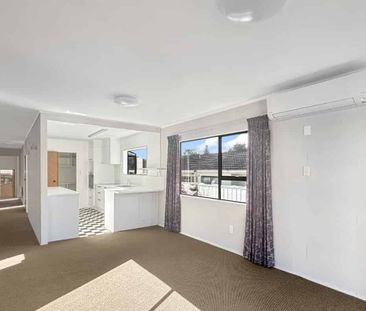 Modern, Light-Filled Living in Parahaki - Photo 5