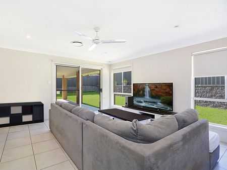 62 Blackwood Circuit, Cameron Park - Photo 3