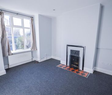 2 bedroom semi-detached house to rent - Photo 2