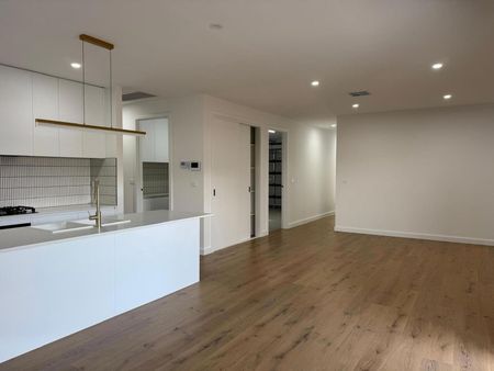 LOVELY 4 BEDROOM HOME - Photo 2