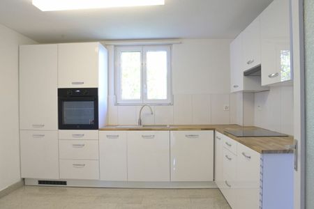 Renovated 4.5-room apartment on the 1st floor close to the train station - Foto 5