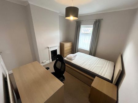 3 bedroom terraced house to rent - Photo 4