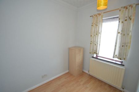 4 bedroom semi-detached house to rent - Photo 5