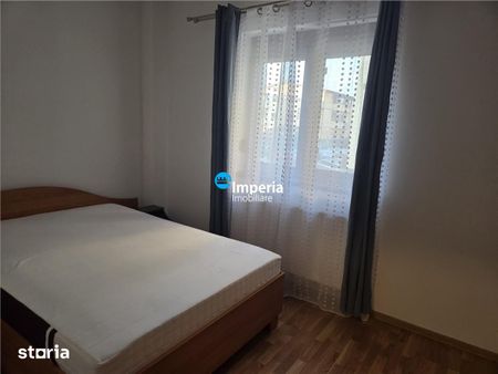 Inchiriez apartament 3 camere, decomandat, Capat Cug - Photo 3