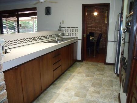 Lovely Family Home! - Photo 5