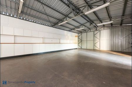 Modern Family Home with Shed of most Men's dreams - Photo 5