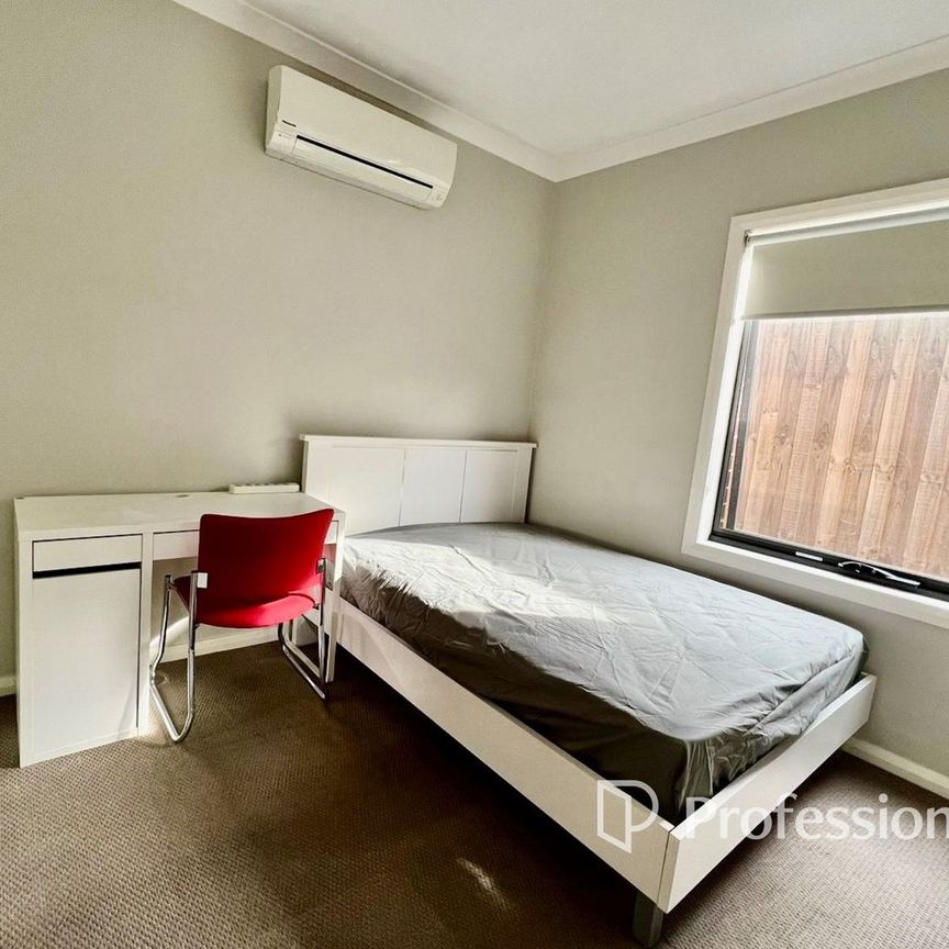 Furnished 1 Bedroom in Clayton - Photo 2
