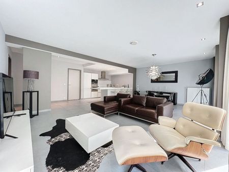 IXELLES: SUPERBE APPARTEMENT 2 CHAMBRES MEUBLE - Ixelles - Photo 2