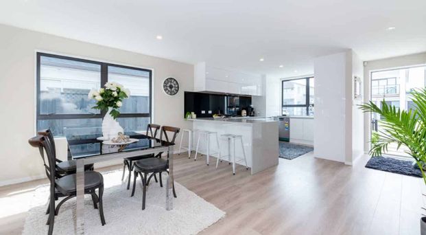 18 Myland Drive, Hobsonville - Photo 1