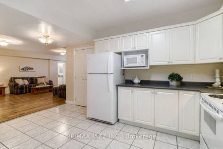 Detached Home For Lease | E8140990 - Photo 4