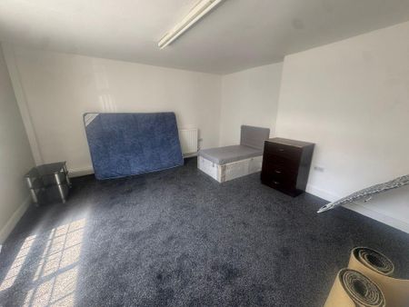 6 bedroom house to rent - Photo 2