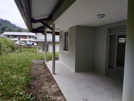 Location Maison 4 pièces 95m² REMIRE MONTJOLY 97354 - Photo 4