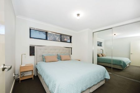 Easy-Care Living in the Heart of Mandurah - Photo 3