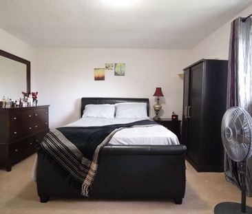 For Lease - 849 Millworks Crescent, Mississauga, Ontario - Photo 6