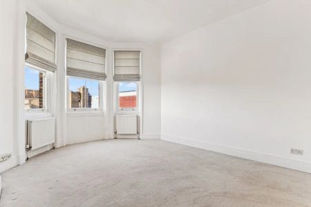 4 bedroom flat in Allen Street - Photo 4