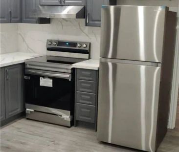 Detached Home For Lease | W9238503 - Photo 2