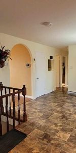 **PARFAITE POUR VOUS** BIEN SITUÉE**Superbe Maison 3 chambres à louer! Possible de louer semi-meublé aussi! - Photo 4