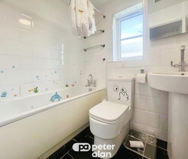 Hollington Drive, Pontprennau, CARDIFF - Photo 4