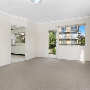 Deposit Taken&comma; All Inspections Cancelled&excl; - Spacious 2 Bedroom Unit - Photo 2