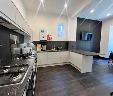 1 bedroom in a house share to rent - Photo 2