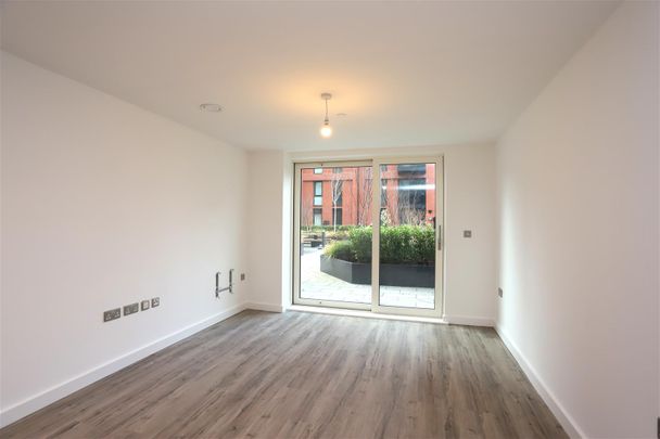 The Railings, Middlewood Locks - Photo 1