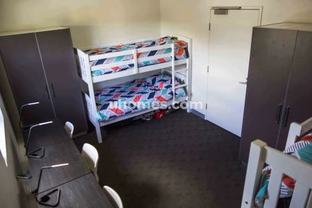 4 people shared room - Photo 5