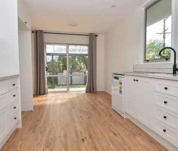 3 bedroom home - Recently Renovated - Photo 4