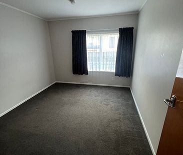 Island Bay 4BR Family Home - Photo 5