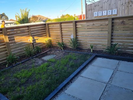 Spacious 2-Bedroom Townhouse - Ranui - Photo 5