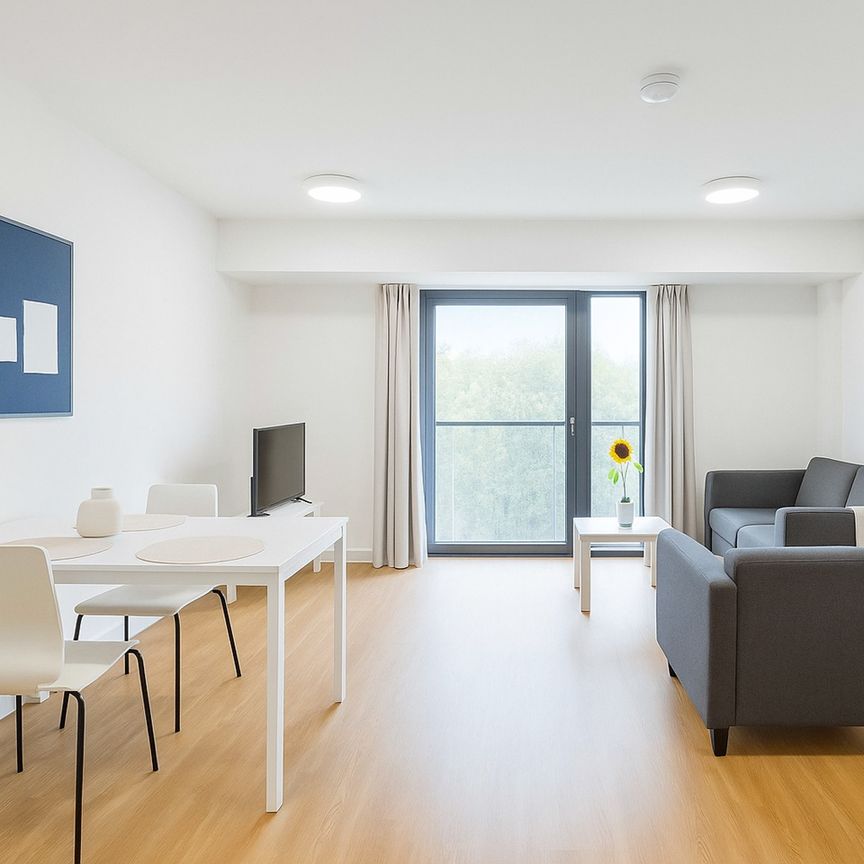 4 Bed Flat, Queensland Place, L7 - Photo 1