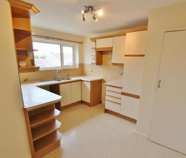 2 bedroom maisonette to rent - Photo 4