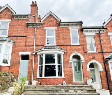 Terraced House to rent on - Photo 3