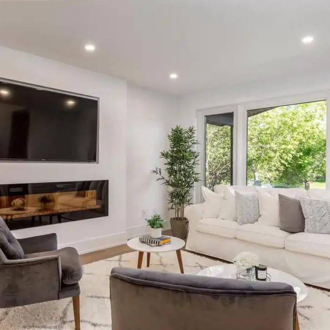 North York Furnished Main House Rental on Garthdale Court – Gorgeous 3 Bed 3 Bath with Private Yard and Pet Friendly - Photo 1