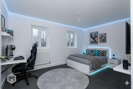 Abraham Fold, Little Hulton, Manchester, Greater Manchester, M38 - Photo 2