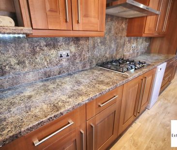 3 Bedroom House - Terraced To Let - Photo 5