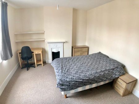 5 bedroom terraced house to rent - Photo 4