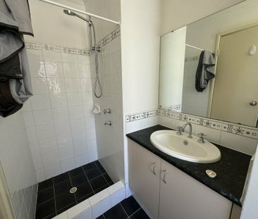 Three Bedroom Home In A Convenient Location! - Photo 3