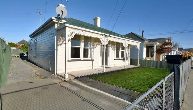 Charming Saint Kilda Rental Awaits You! - Photo 1
